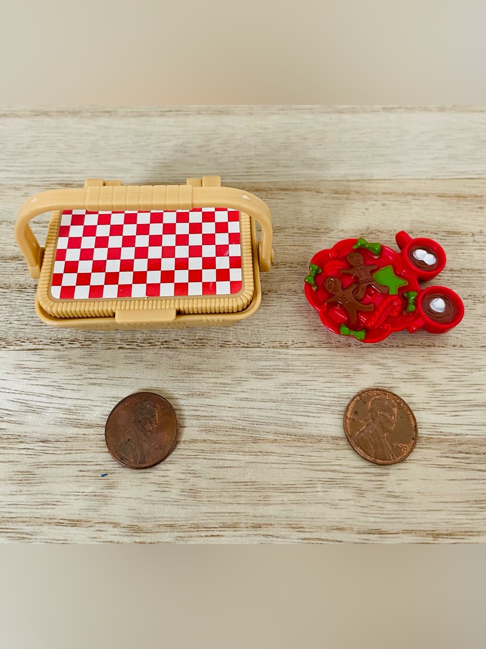 Fisher‑Price Loving Family Dollhouse Picnic Basket + XMAS Cookies/Hot Chocolate